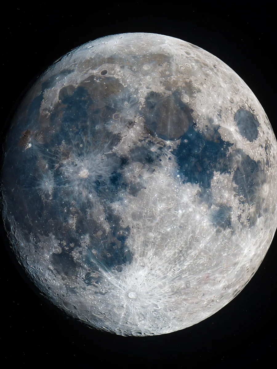 Act as a Hyper detail moon image — ChatGPT Prompt