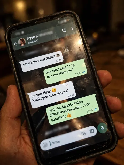 Realistic Amateur Phone Photo with WhatsApp Chat — ChatGPT Prompt